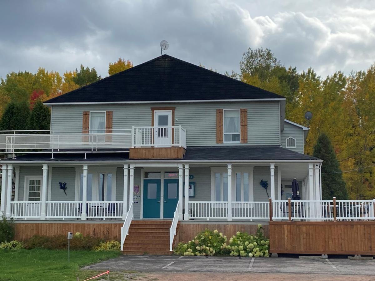 Auberge Presbytere Mont Lac-Vert Hebertville Bagian luar foto