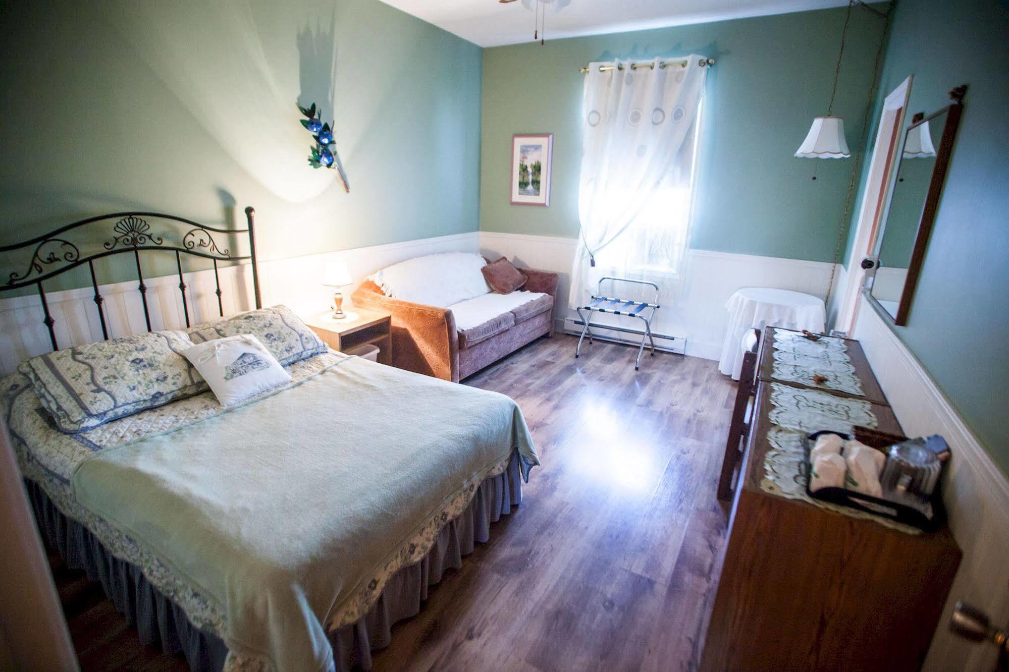 Auberge Presbytere Mont Lac-Vert Hebertville Bagian luar foto
